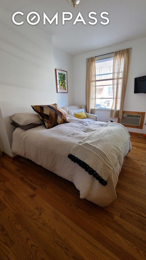 #12 photo, Ridgewood, Ridgewood , NY 11385