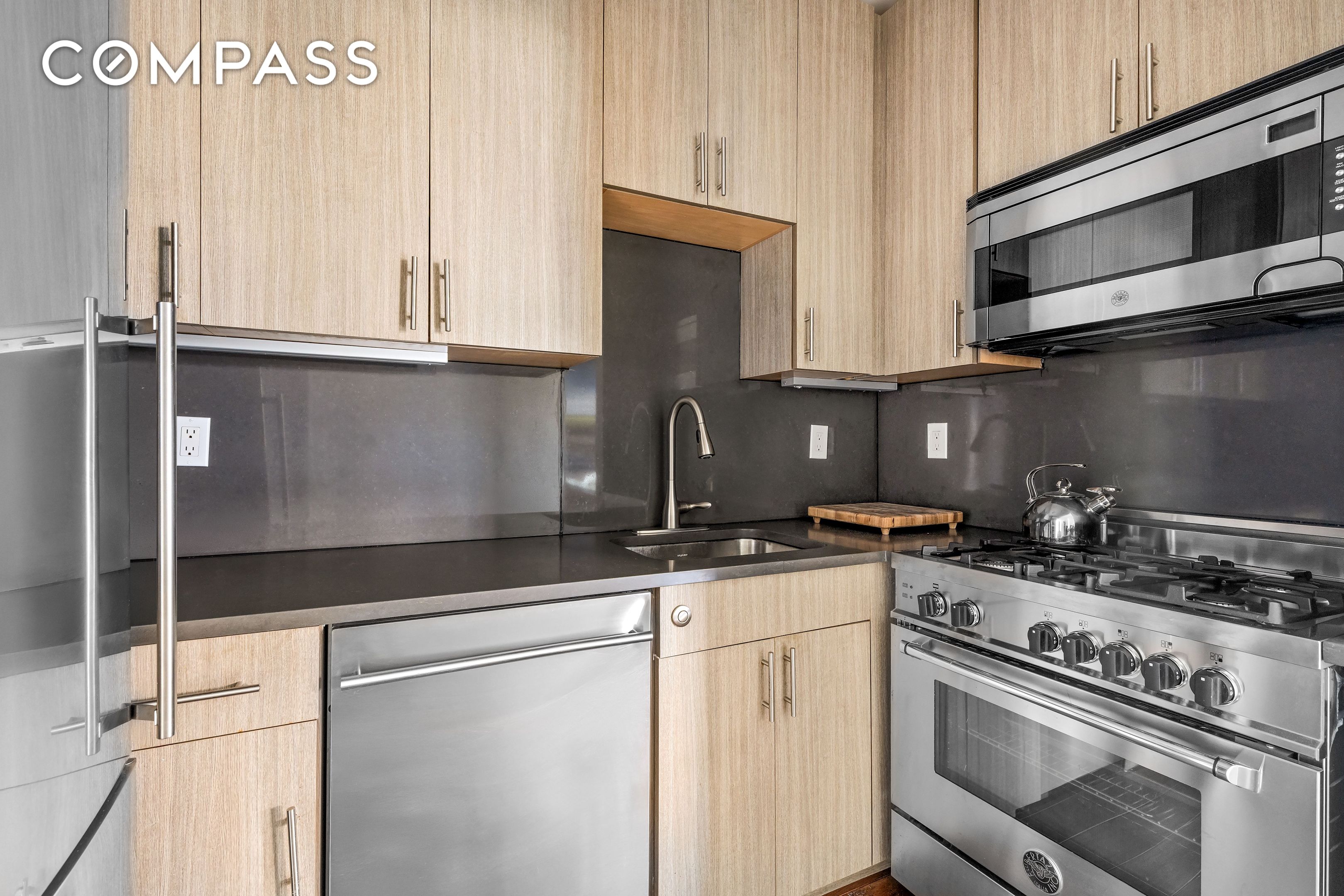 #7 photo, 264 Water Street, Financial District , NY 10038