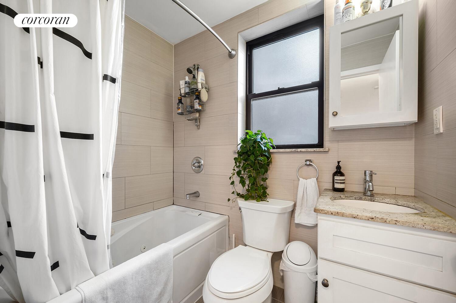 #4 photo, Brooklyn, Williamsburg , NY 11211