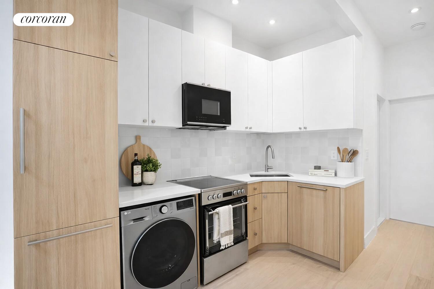 #3 photo, 139 KINGSLAND Avenue, Williamsburg , NY 11222