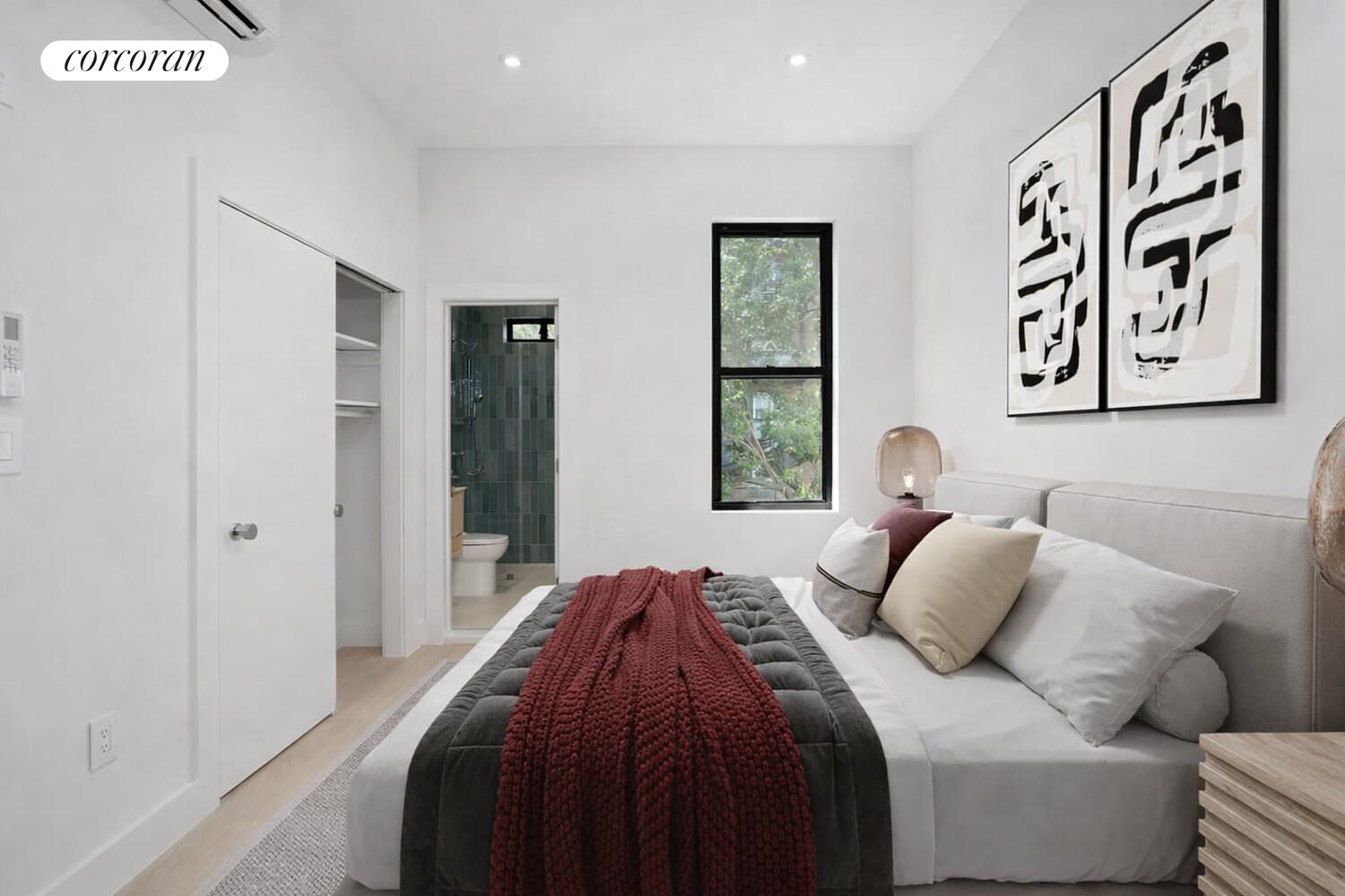 #4 photo, 139 KINGSLAND Avenue, Williamsburg , NY 11222