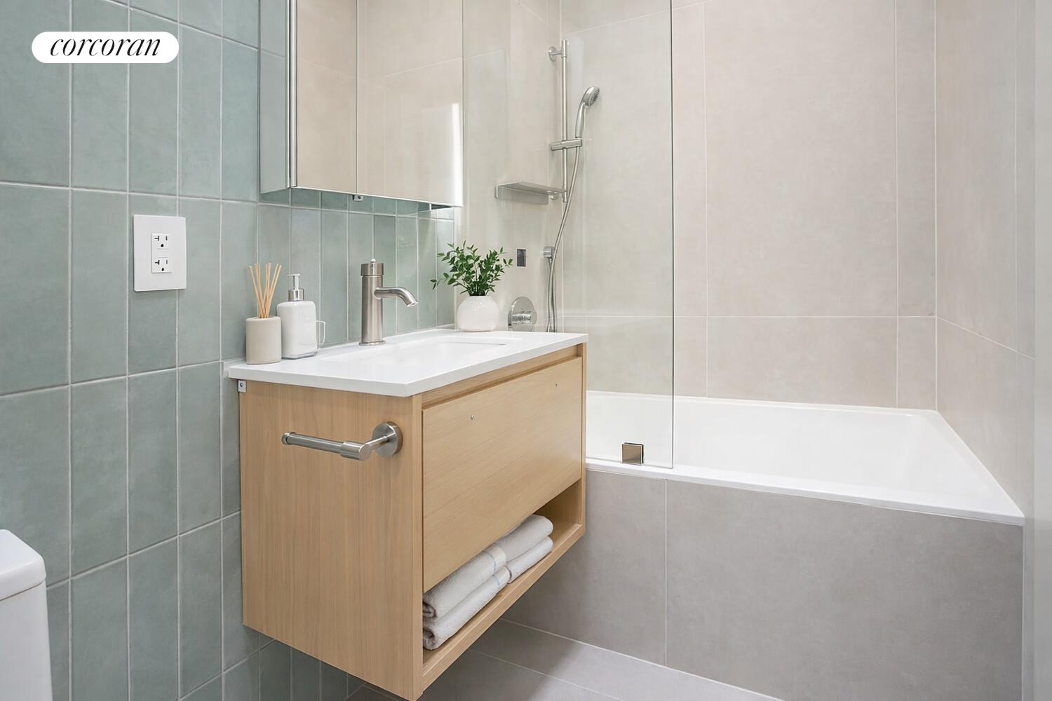 #7 photo, 139 KINGSLAND Avenue, Williamsburg , NY 11222