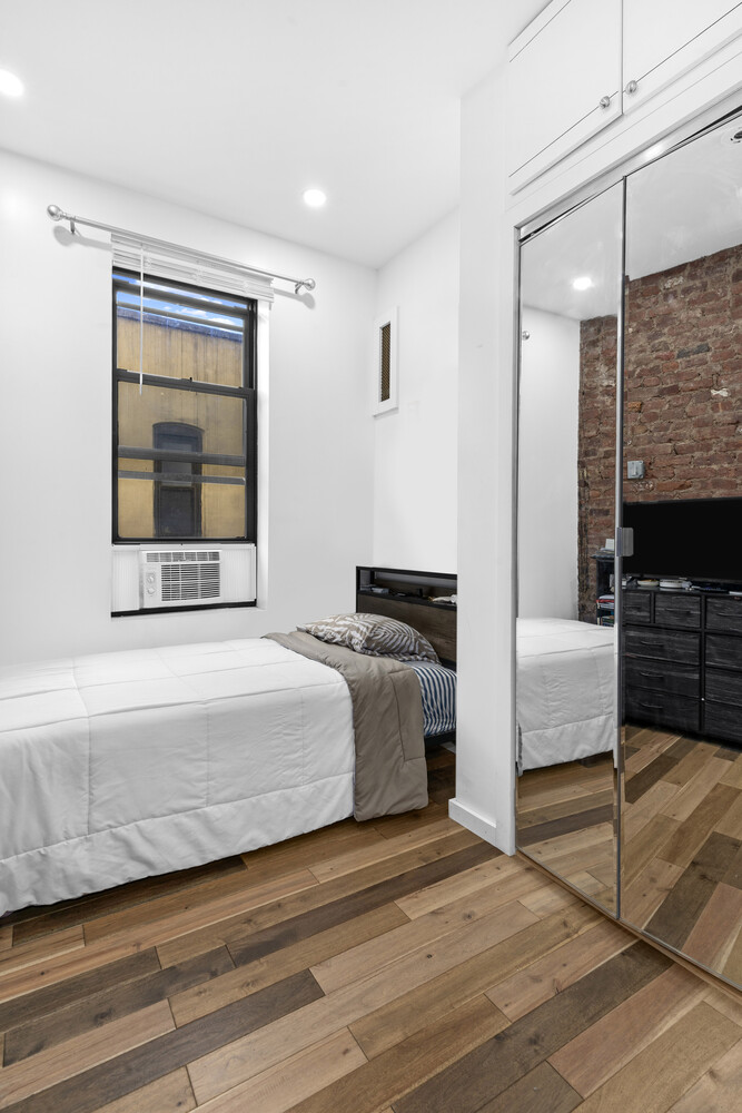 #6 photo, 309 E HOUSTON Street, Lower East Side , NY 10002