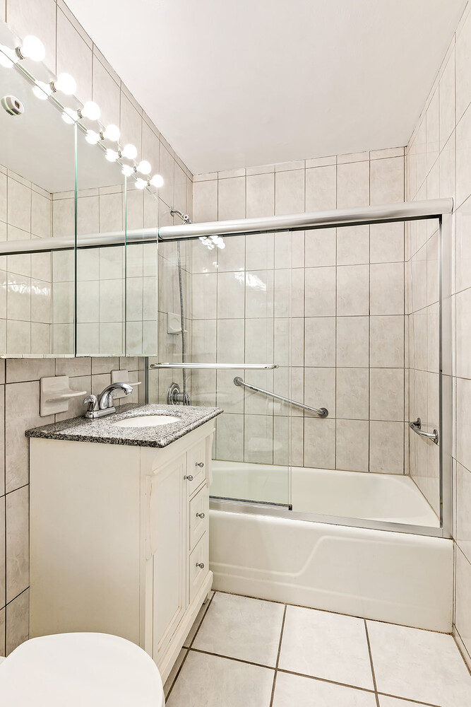 #7 photo, 1160 3RD Avenue, Lenox Hill , NY 10065