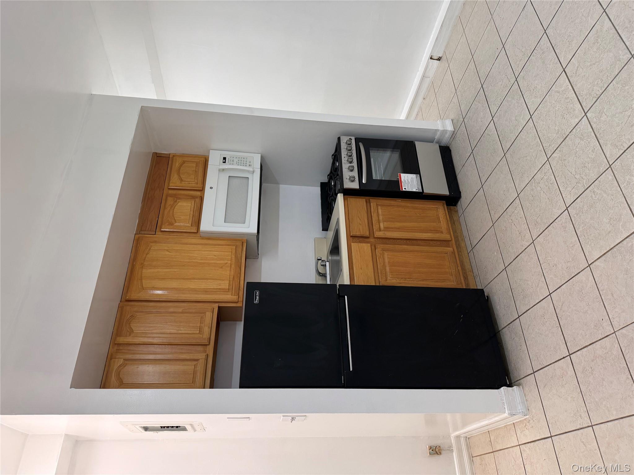 #2 photo, 87-14 57th Road, Elmhurst , NY 11373