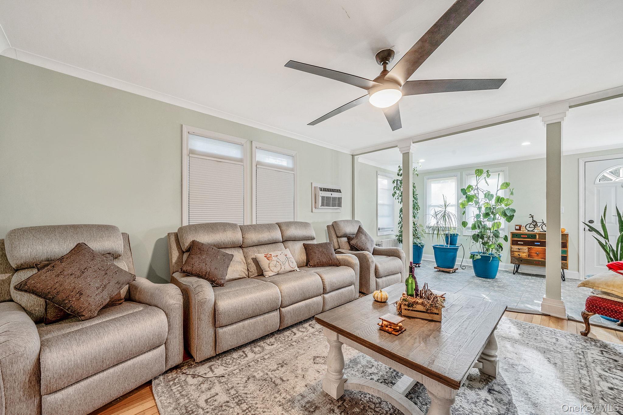 #12 photo, 485 3rd Avenue, Bayport , NY 11705