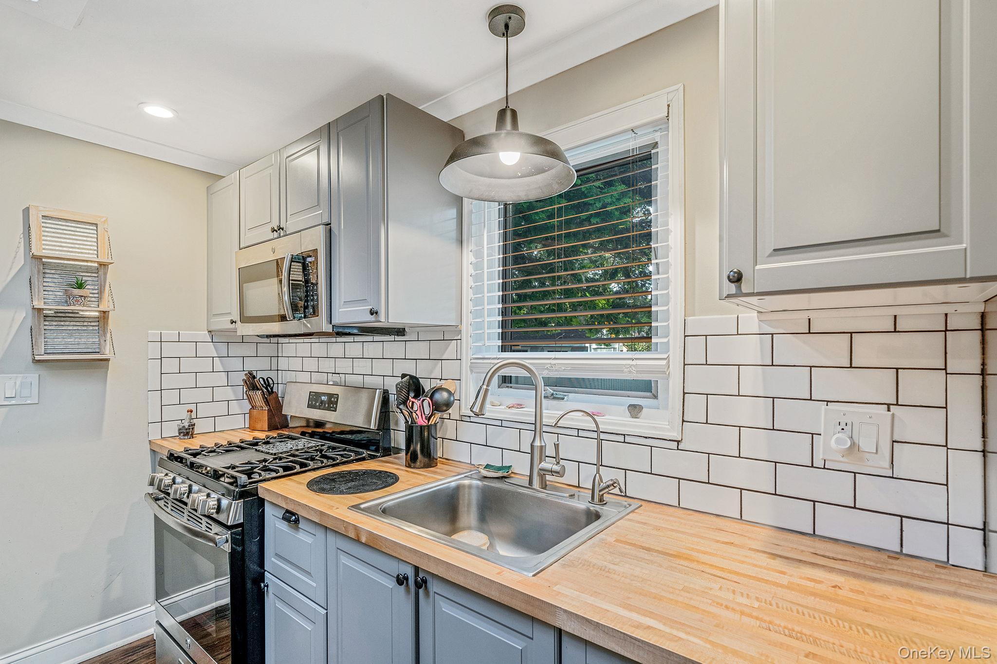 #14 photo, 485 3rd Avenue, Bayport , NY 11705