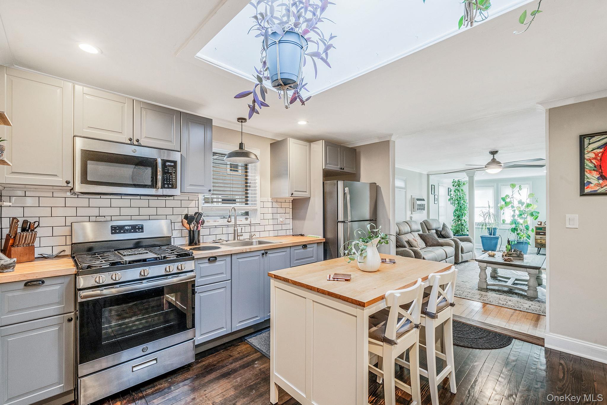 #15 photo, 485 3rd Avenue, Bayport , NY 11705