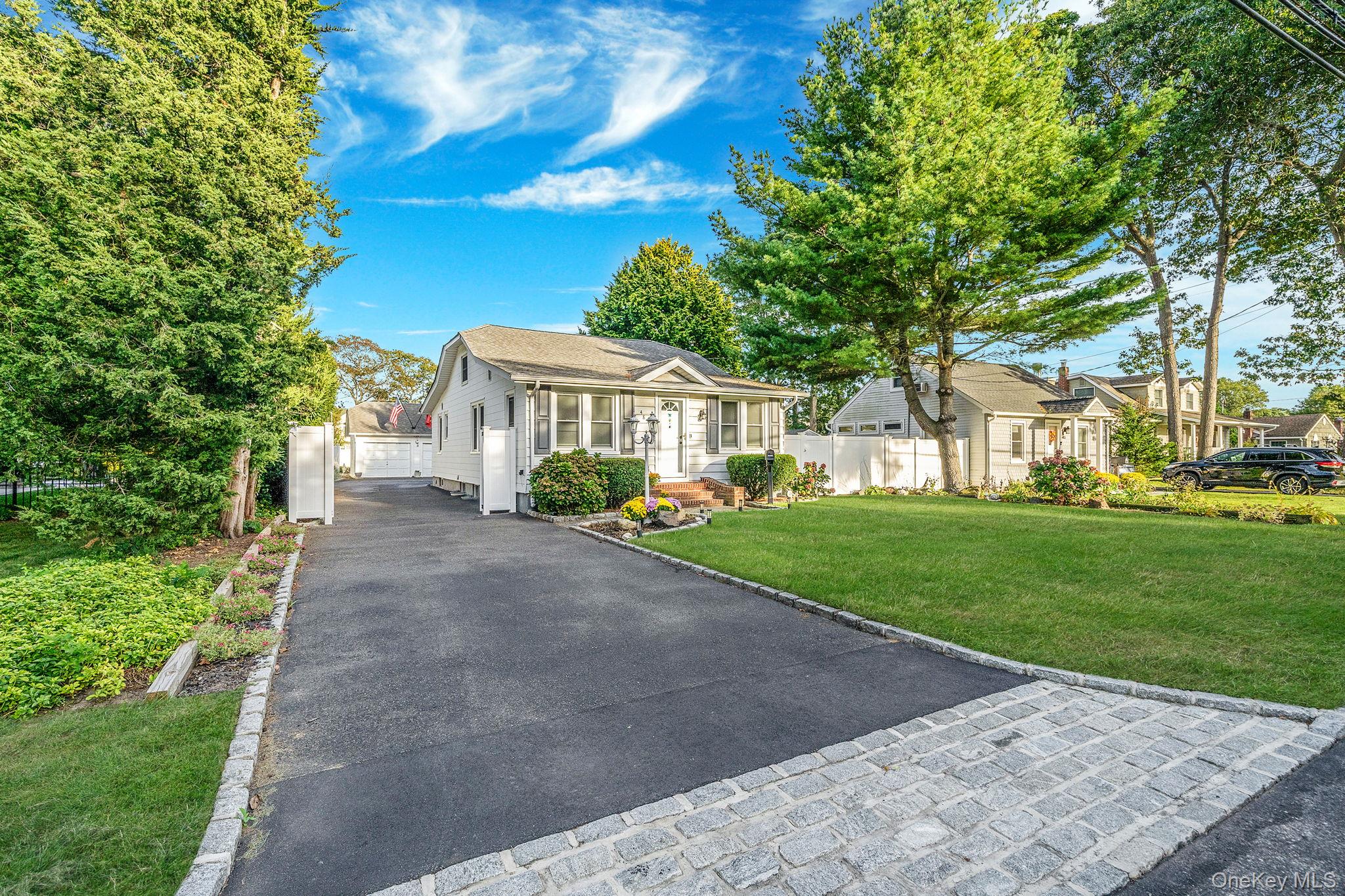 #3 photo, 485 3rd Avenue, Bayport , NY 11705