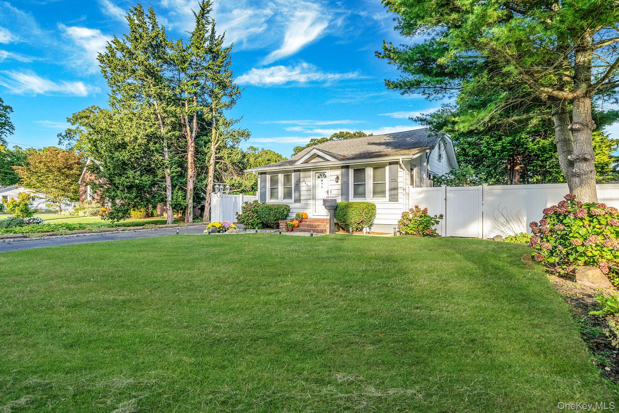 #4 photo, 485 3rd Avenue, Bayport , NY 11705