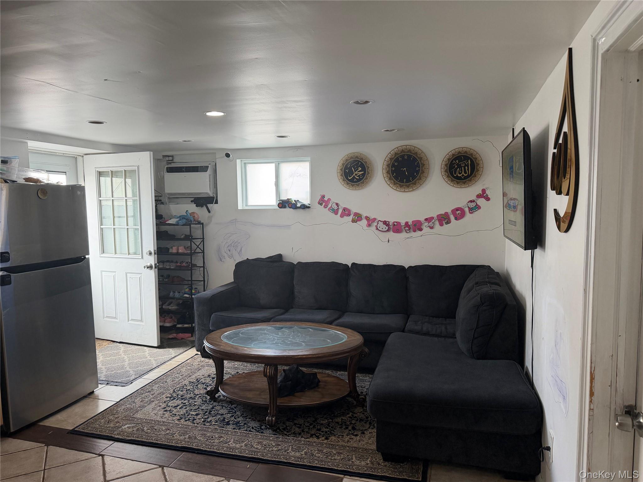 #10 photo, 458 Carlls Path, Deer Park , NY 11729