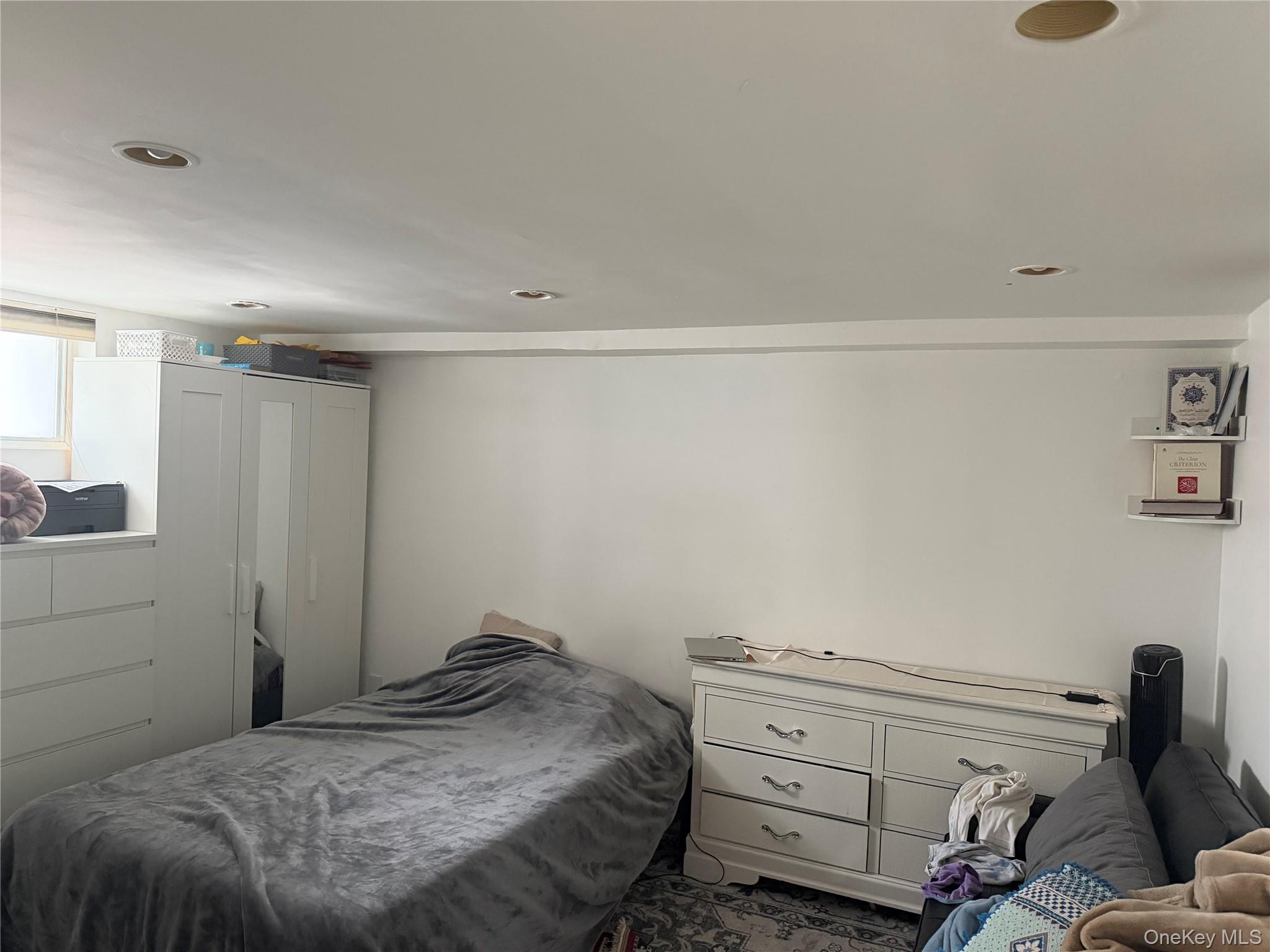 #11 photo, 458 Carlls Path, Deer Park , NY 11729