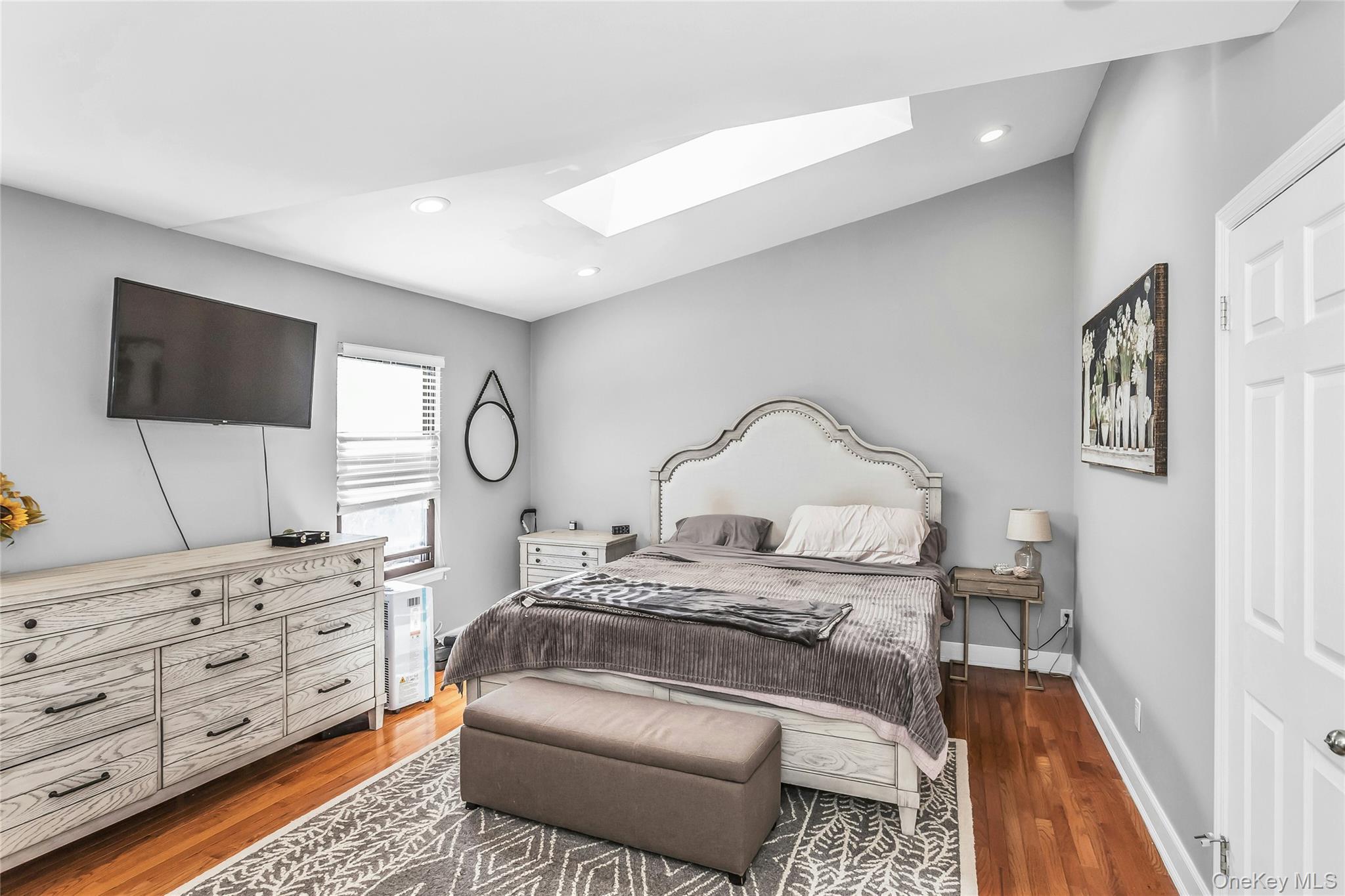 #10 photo, 6 Cold Harbour Lane, Woodbury , NY 11797