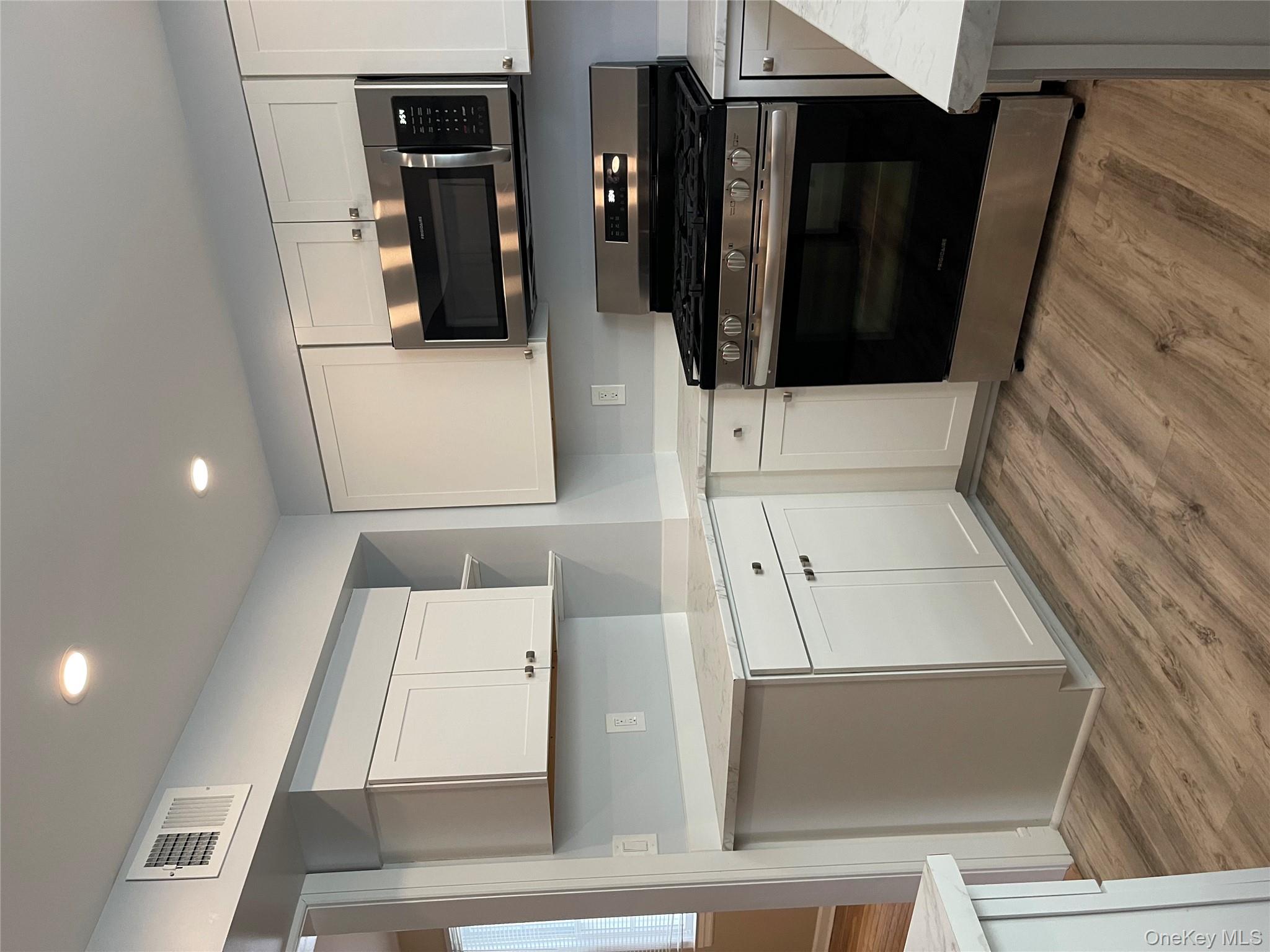 #11 photo, 11 Tooker Avenue, Oyster Bay , NY 11771