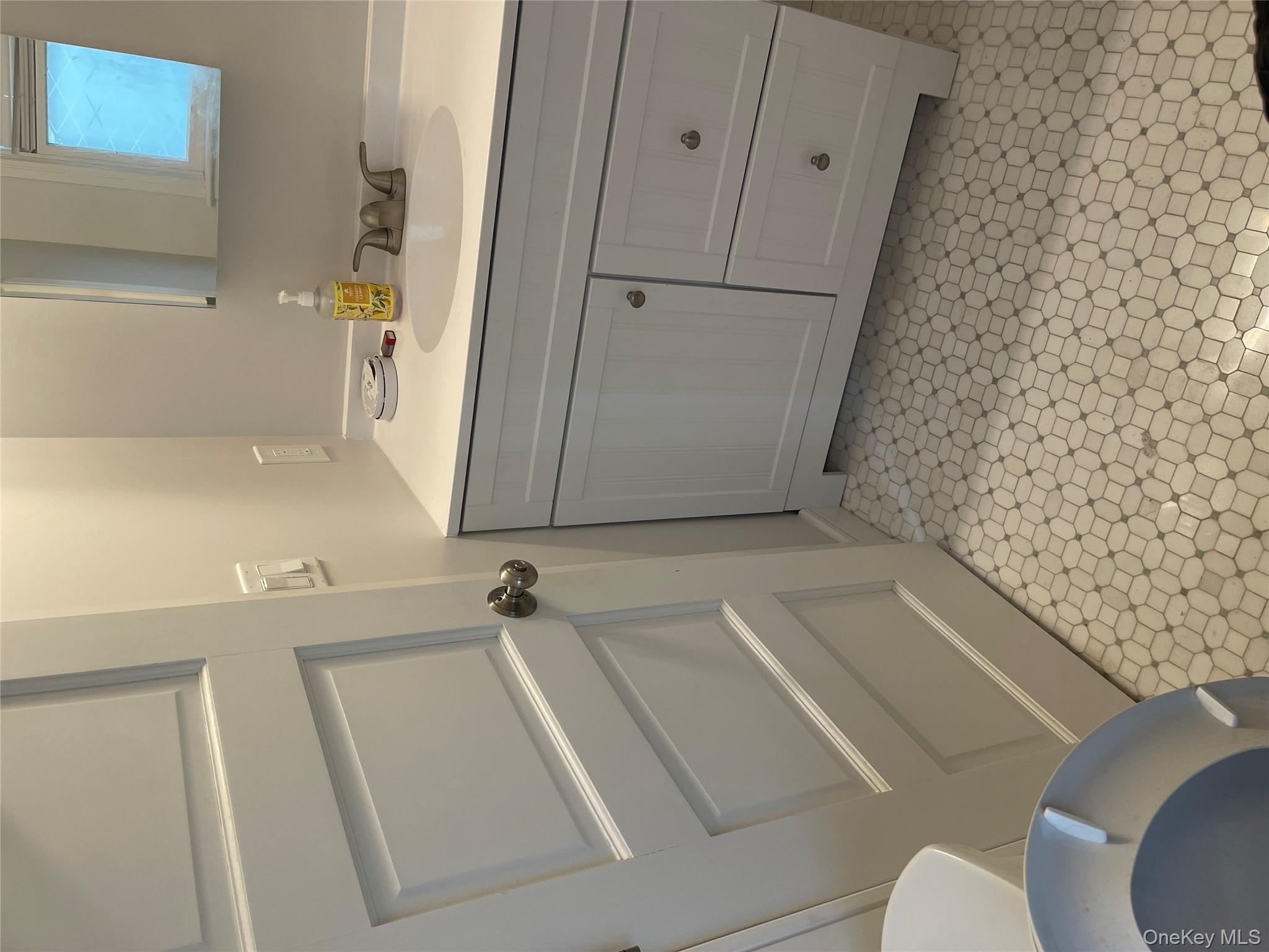 #15 photo, 11 Tooker Avenue, Oyster Bay , NY 11771