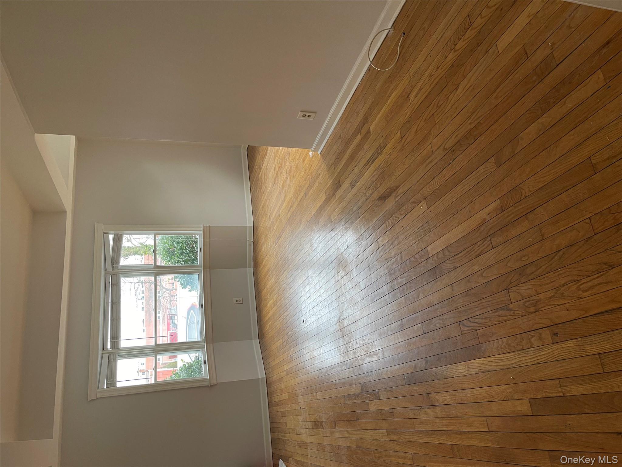 #6 photo, 11 Tooker Avenue, Oyster Bay , NY 11771