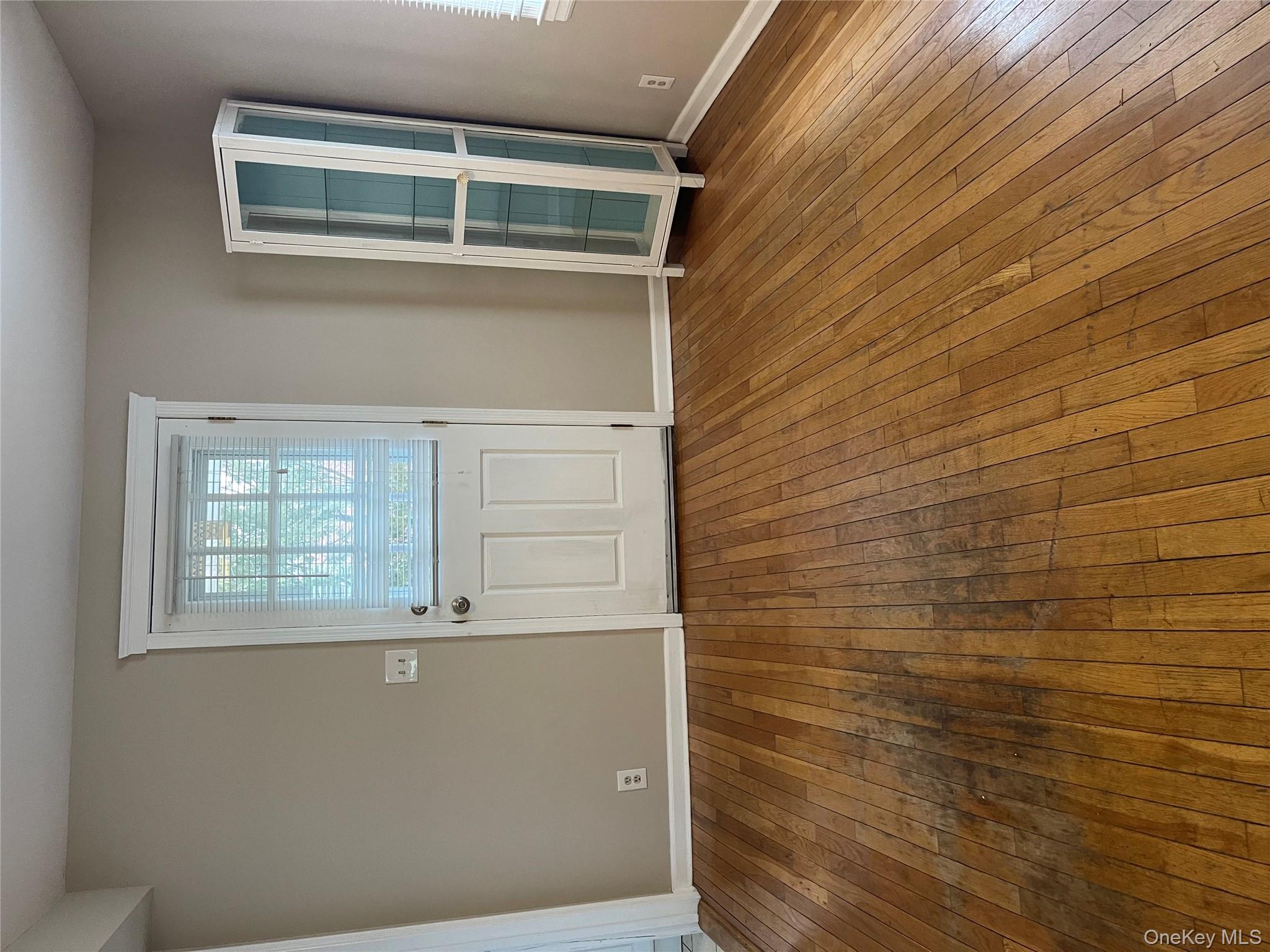 #7 photo, 11 Tooker Avenue, Oyster Bay , NY 11771