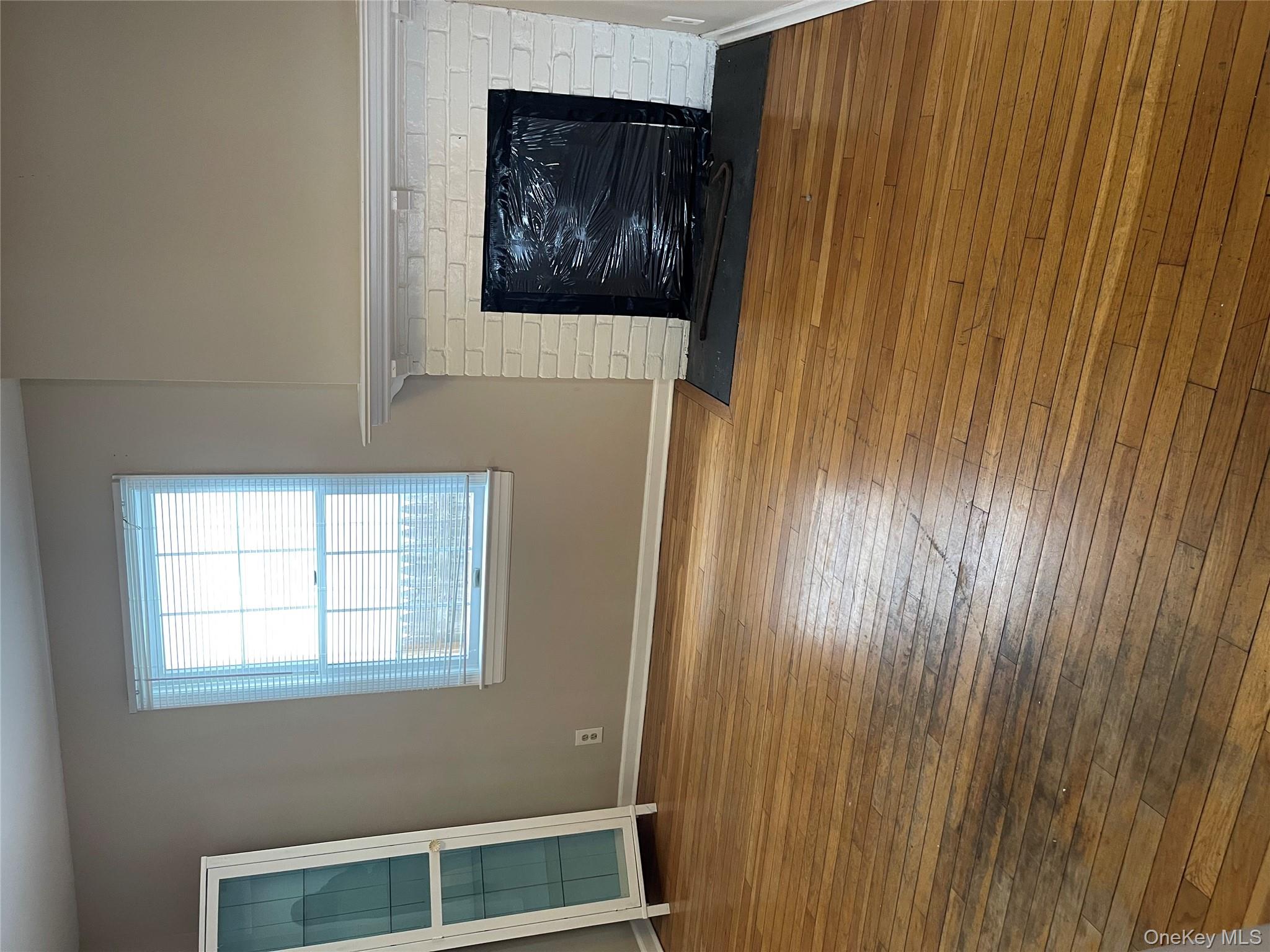 #8 photo, 11 Tooker Avenue, Oyster Bay , NY 11771