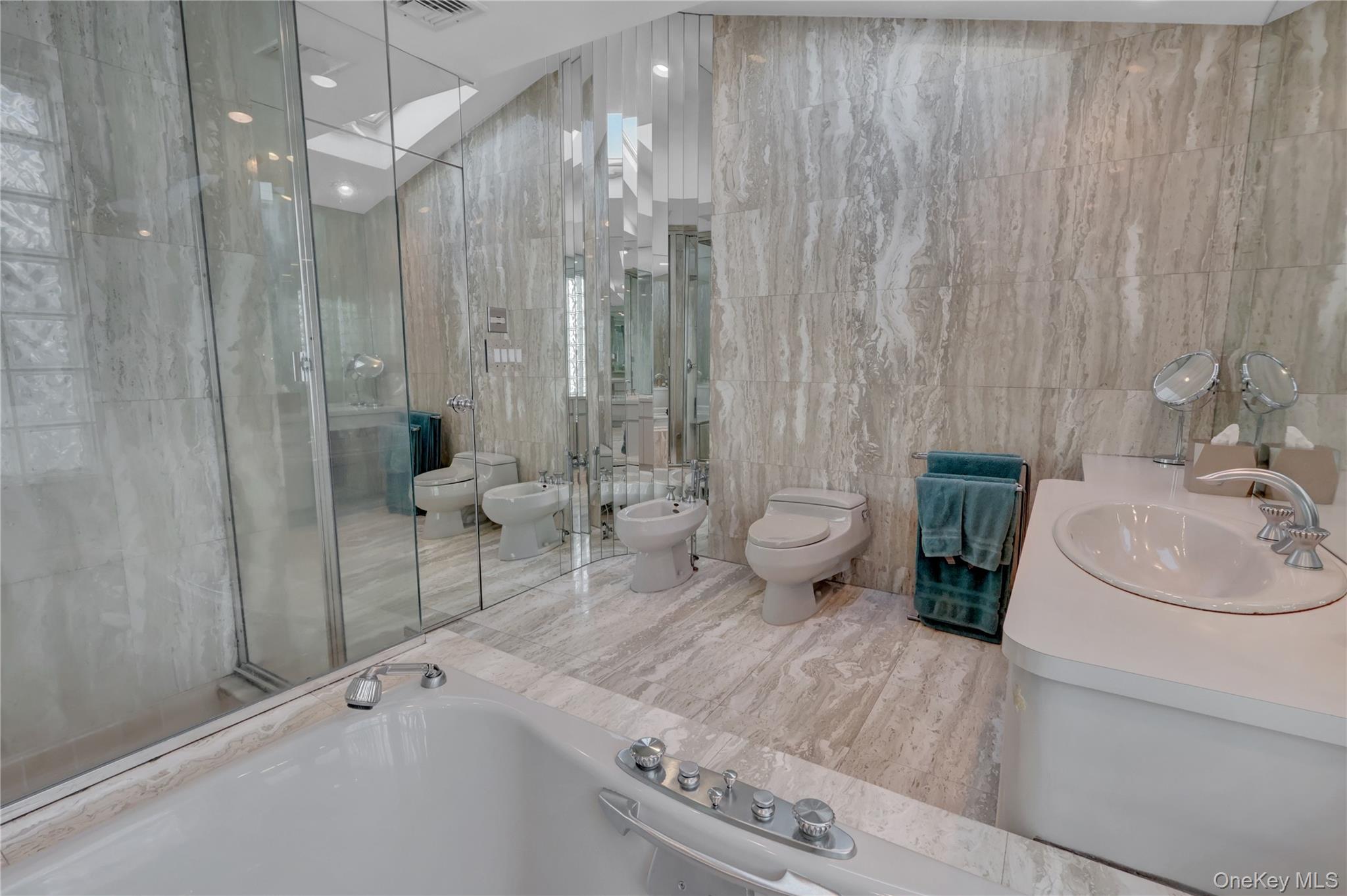 #14 photo, 2988 Lee Place, Bellmore , NY 11710