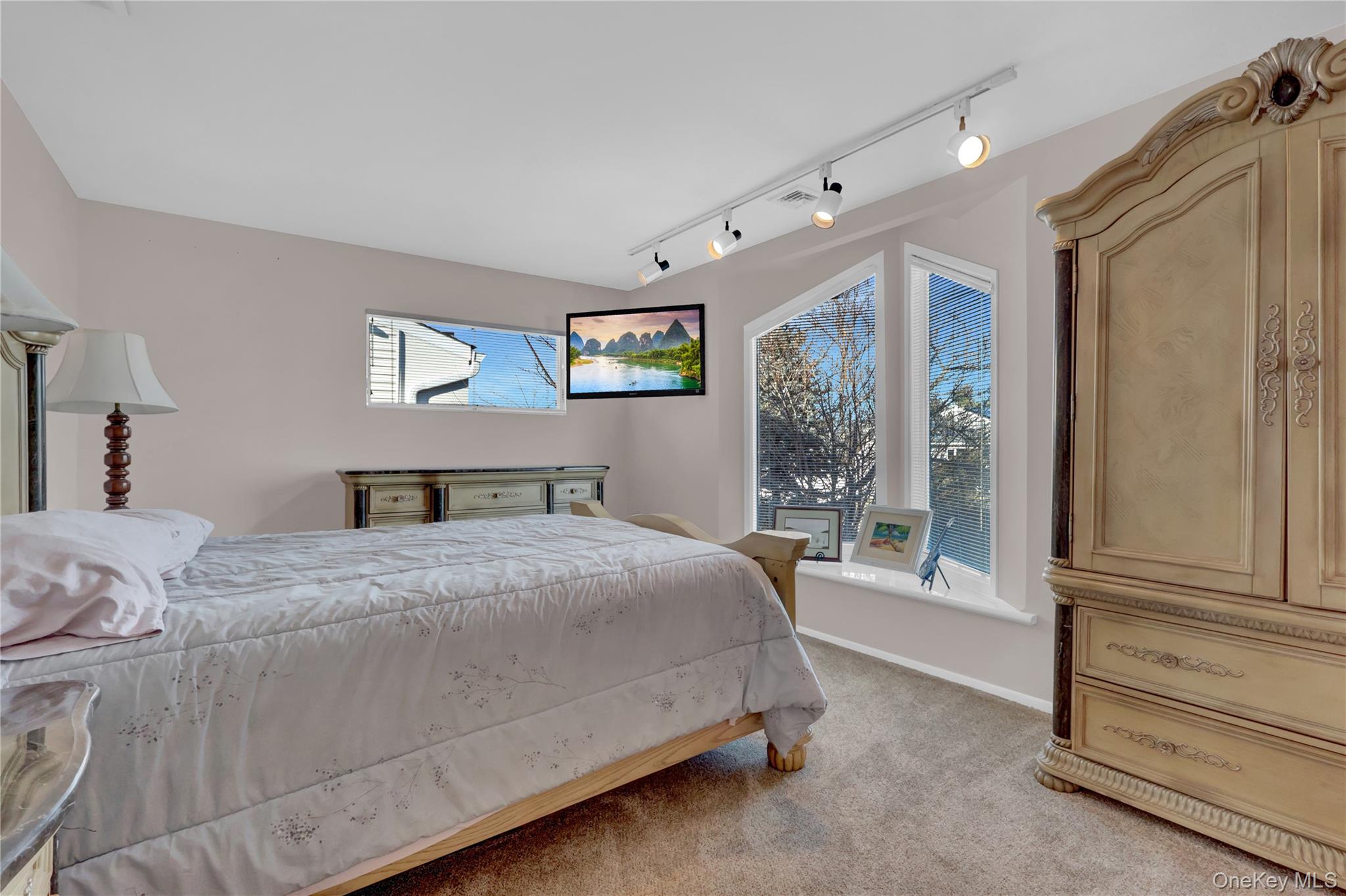 #16 photo, 2988 Lee Place, Bellmore , NY 11710