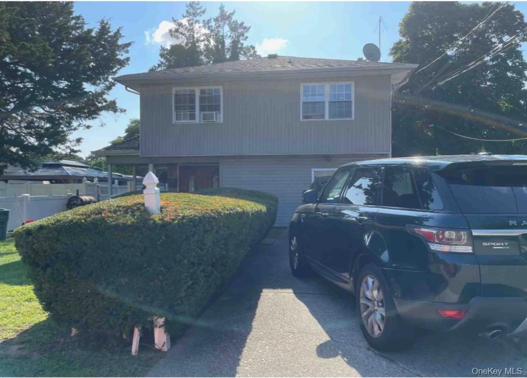 #1 photo, 128 N 17th Street, सफ़ोक काउंटी Wheatley Heights , NY 11798