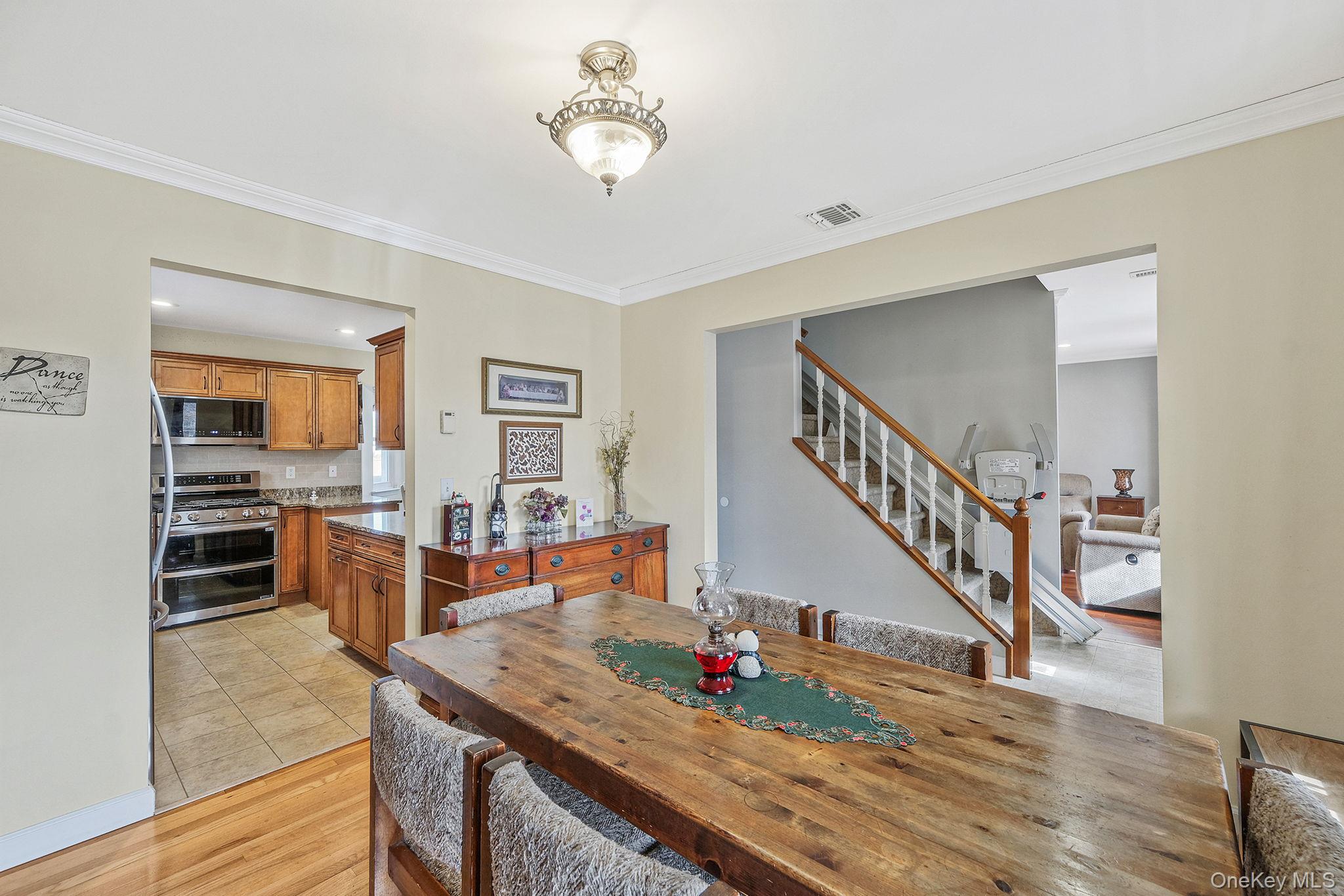 #16 photo, 61 Arpage Drive, सफ़ोक काउंटी Shirley , NY 11967