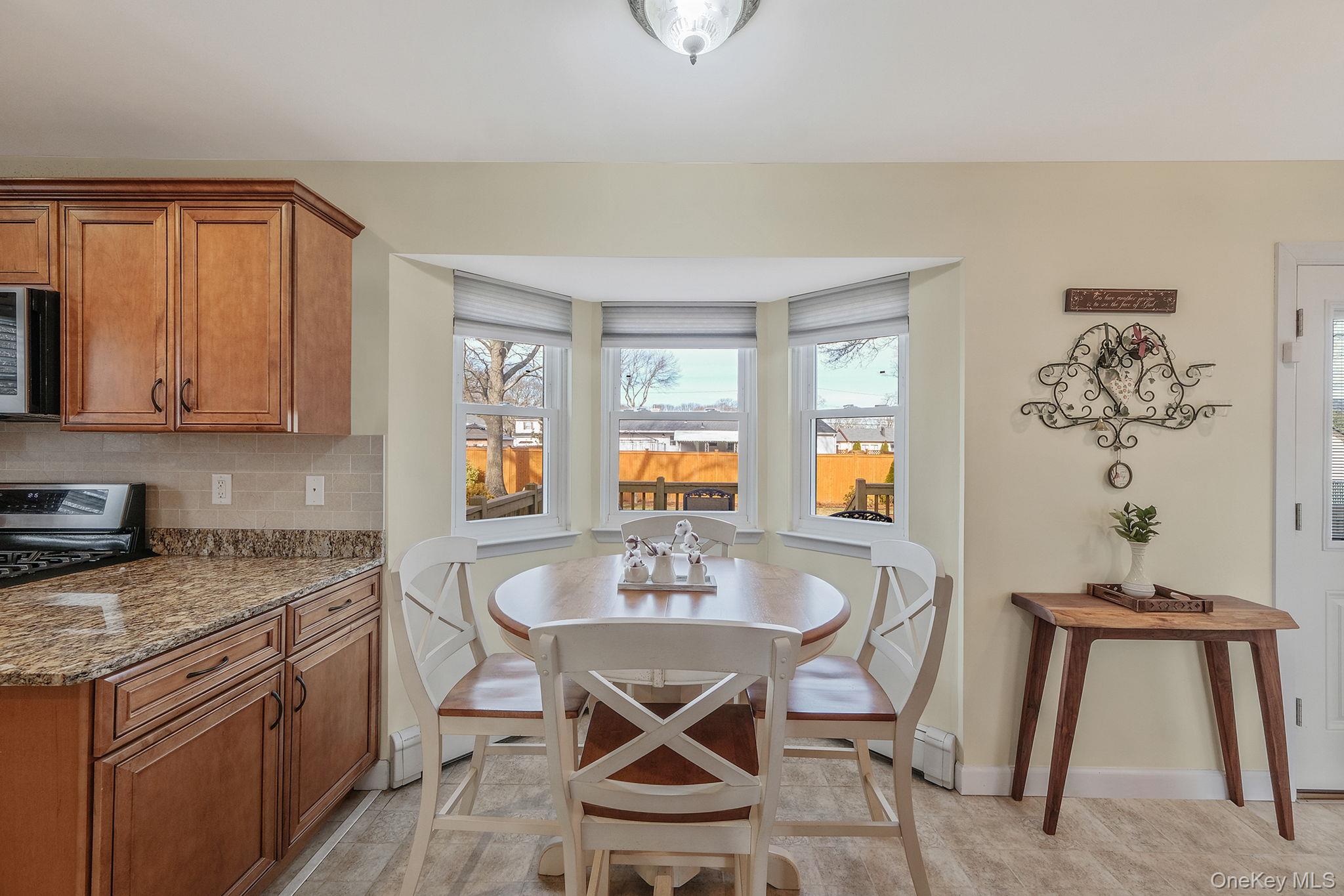 #19 photo, 61 Arpage Drive, सफ़ोक काउंटी Shirley , NY 11967