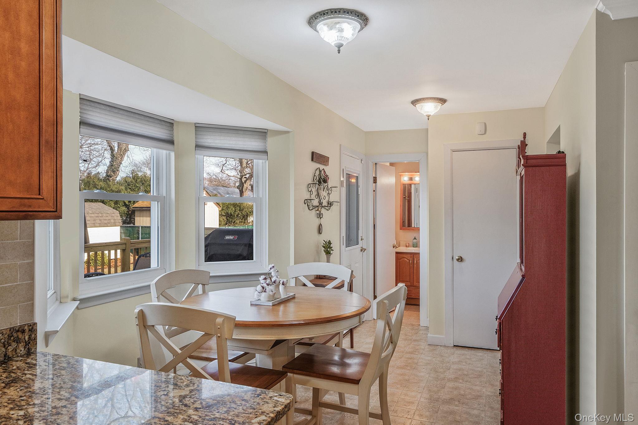 #20 photo, 61 Arpage Drive, सफ़ोक काउंटी Shirley , NY 11967