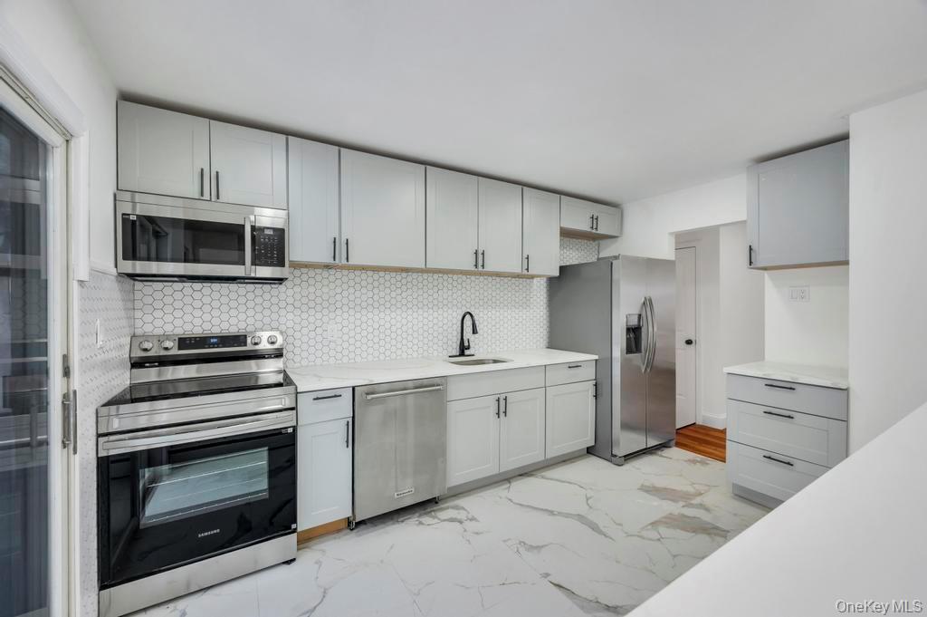 #11 photo, 90 Selden Boulevard, 东长岛 Centereach , NY 11720