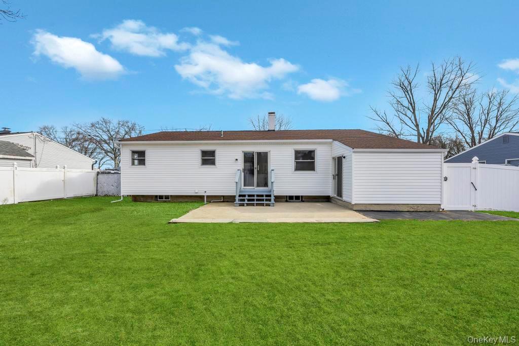 #4 photo, 90 Selden Boulevard, 东长岛 Centereach , NY 11720