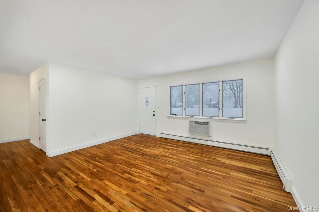 #9 photo, 90 Selden Boulevard, 东长岛 Centereach , NY 11720