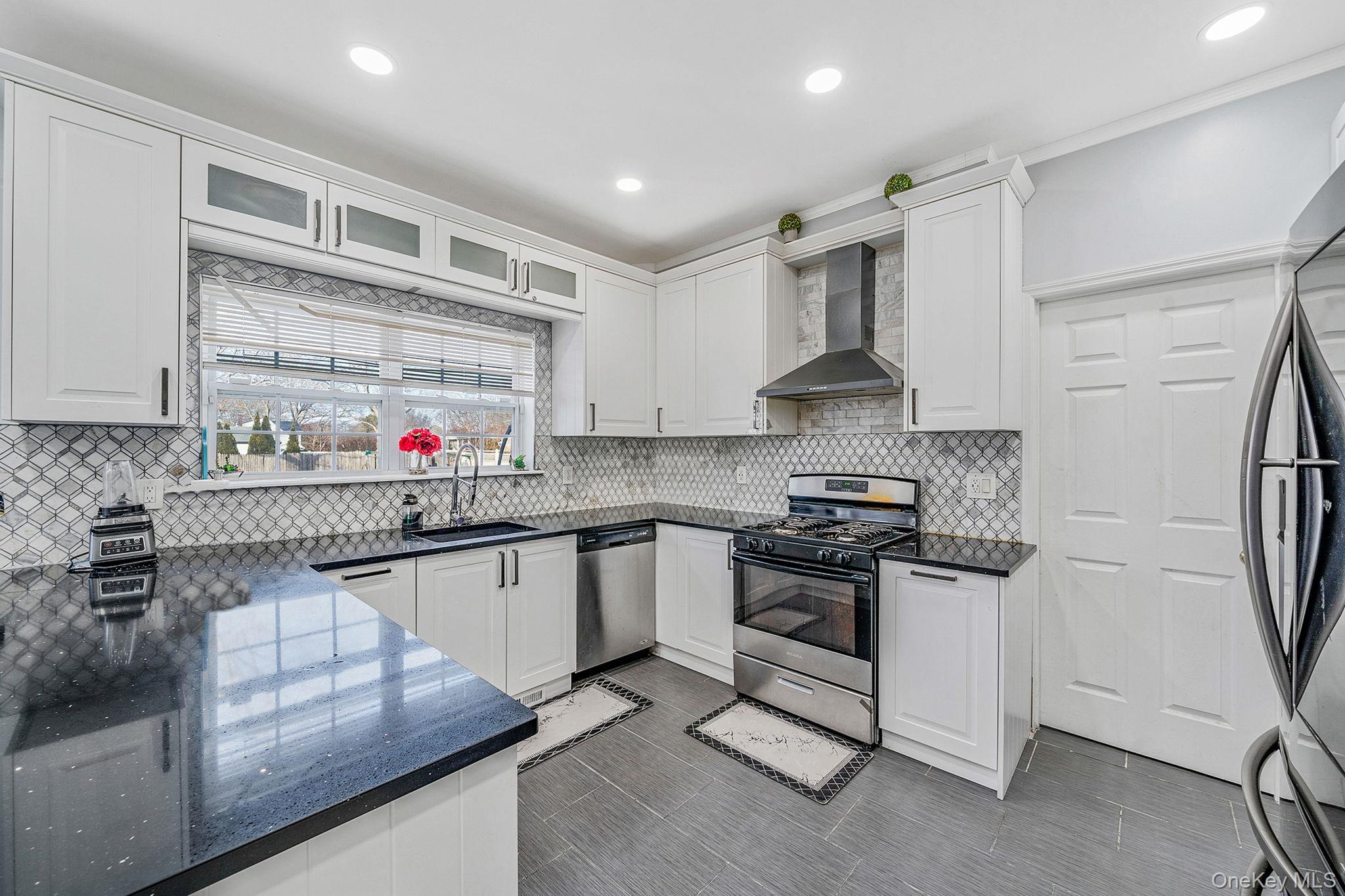 #7 photo, 3 Liberty Place, Coram , NY 11727