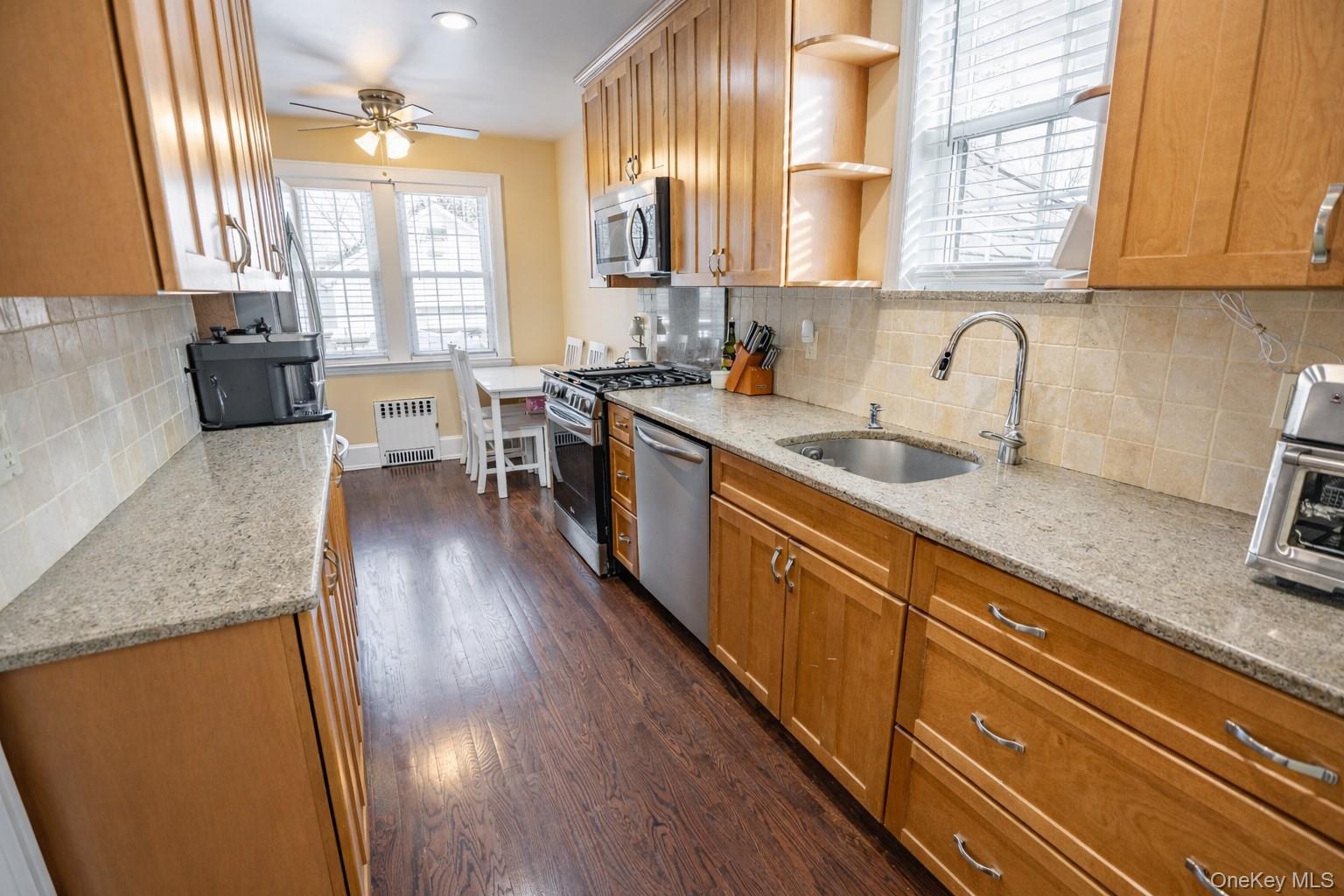 #6 photo, 3 Olive Place, Lynbrook , NY 11563