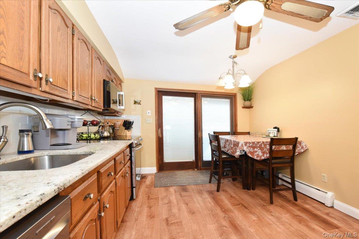 #10 photo, 255 Brookside Court, Copiague , NY 11726