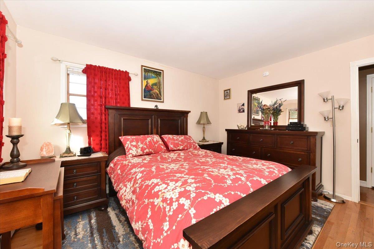 #14 photo, 255 Brookside Court, Copiague , NY 11726