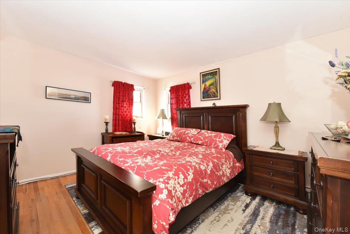 #15 photo, 255 Brookside Court, Copiague , NY 11726