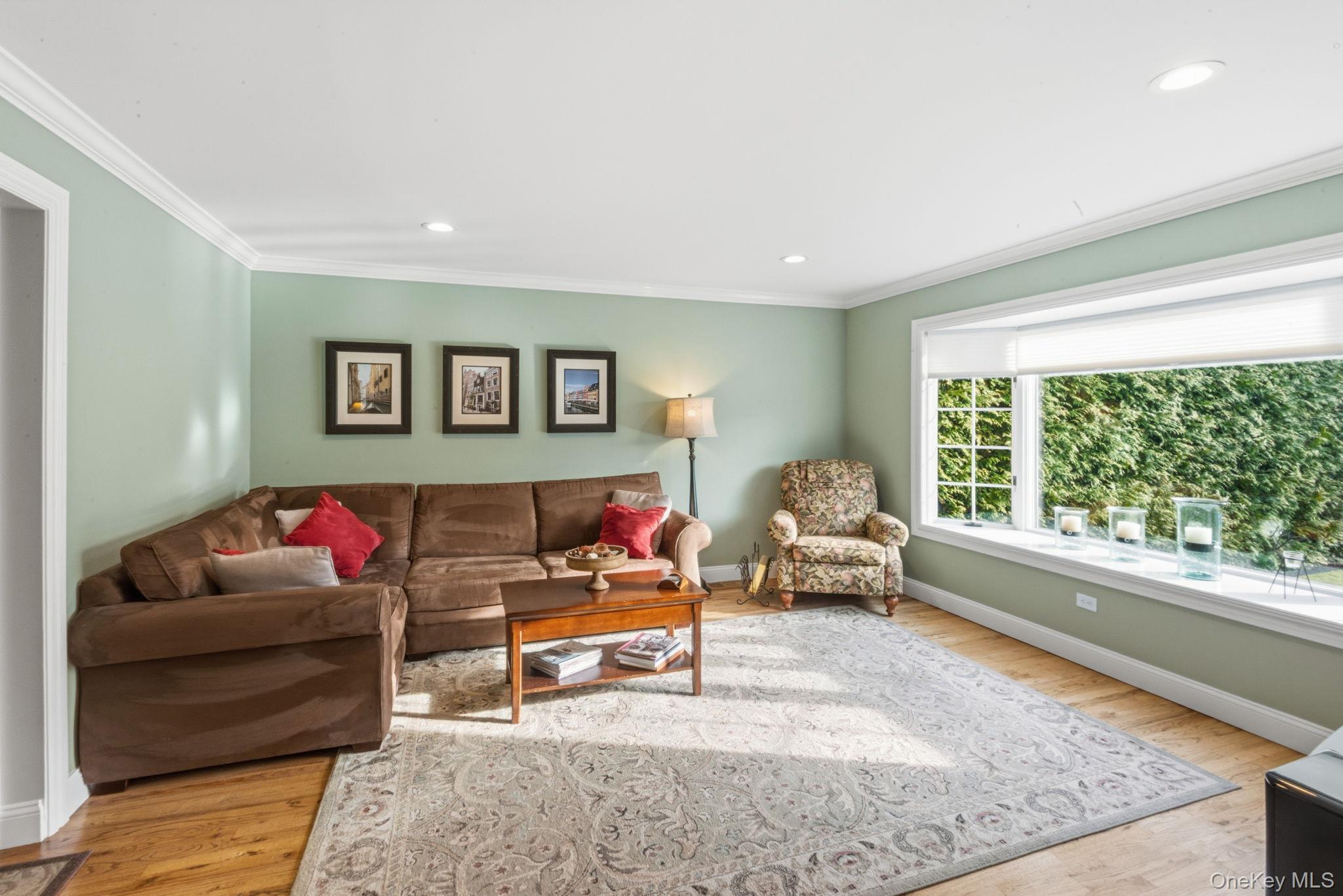 #12 photo, 11 Oxford Street, Northport , NY 11768