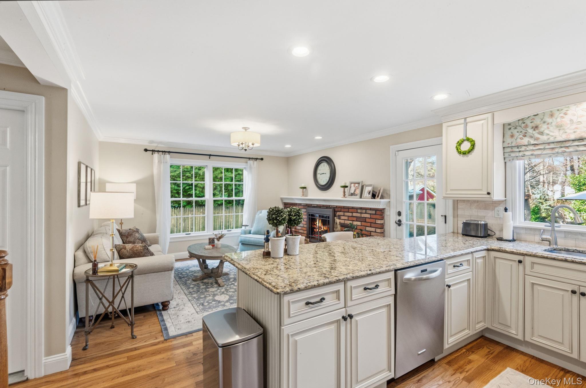 #13 photo, 11 Oxford Street, Northport , NY 11768