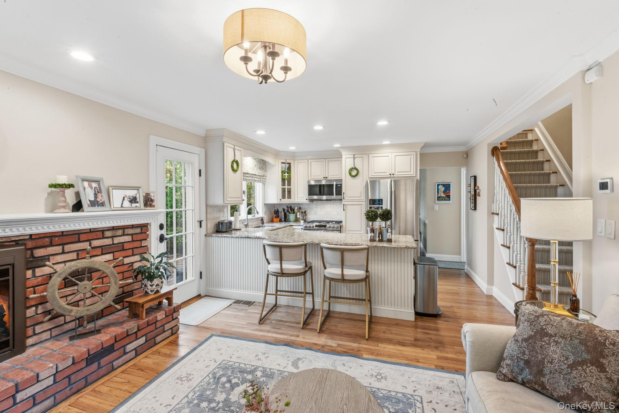 #16 photo, 11 Oxford Street, Northport , NY 11768