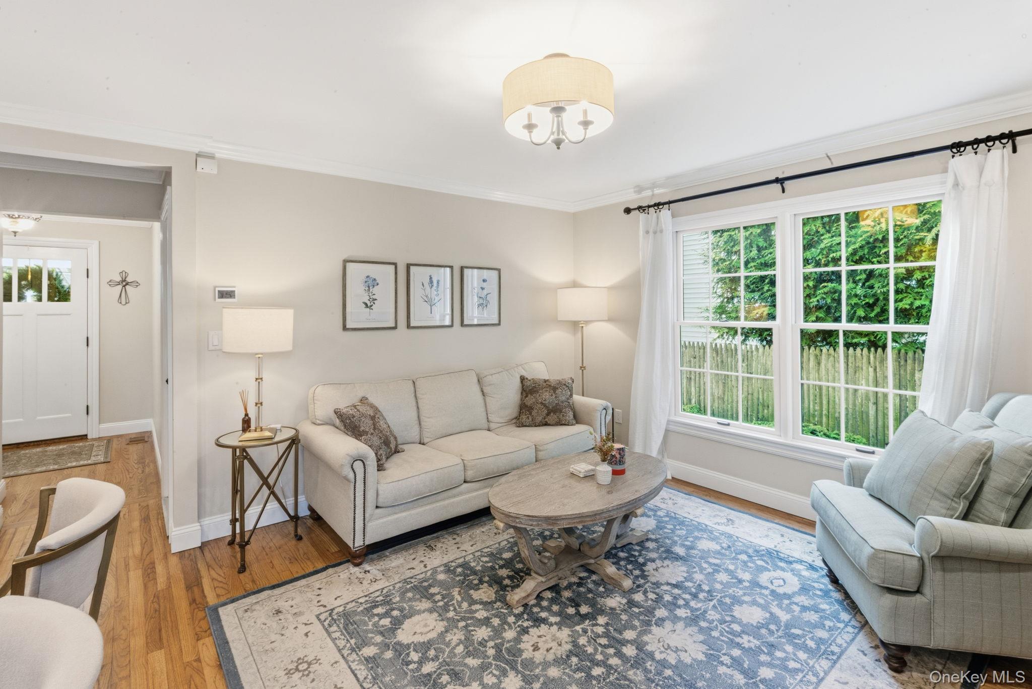 #18 photo, 11 Oxford Street, Northport , NY 11768