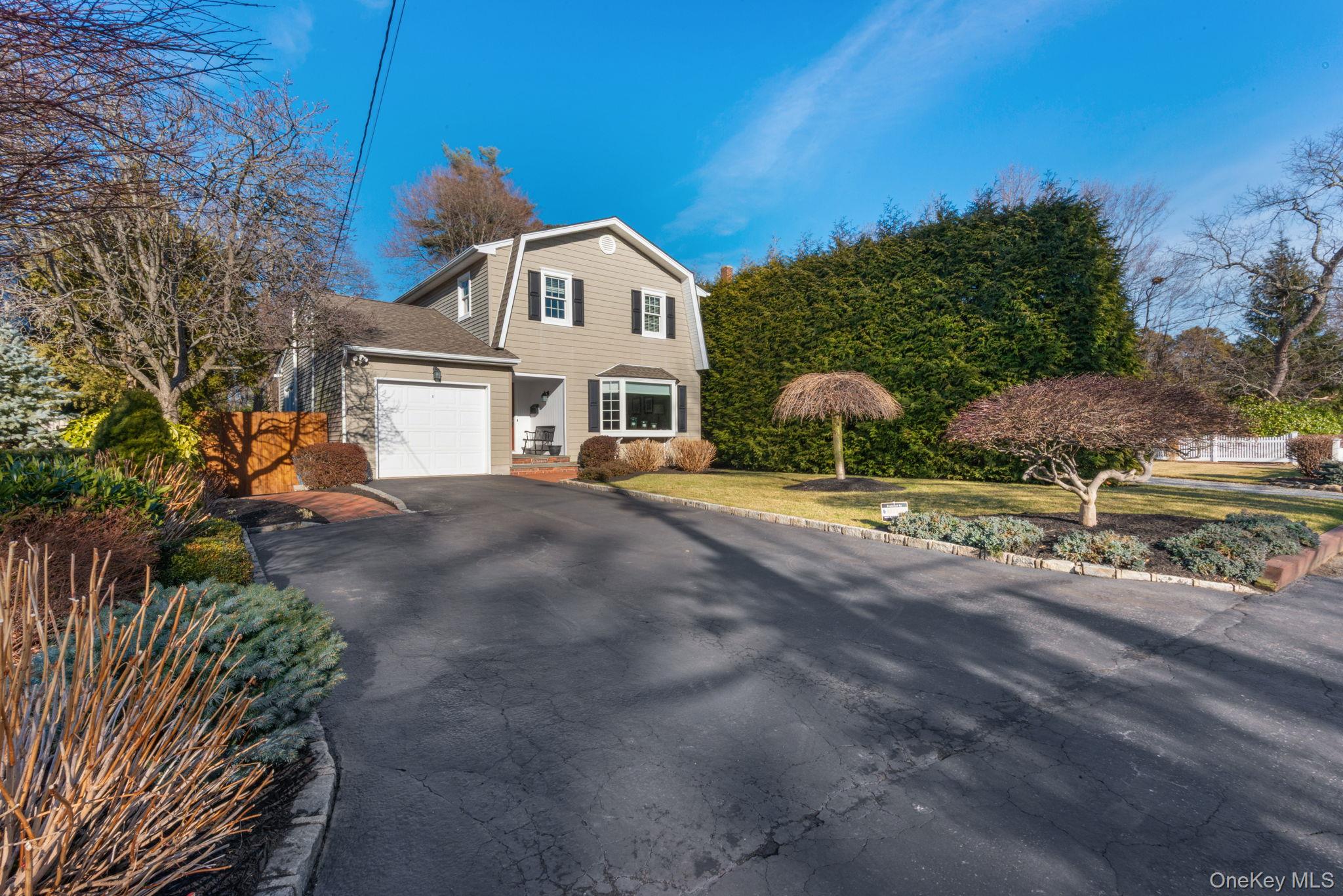 #4 photo, 11 Oxford Street, Northport , NY 11768