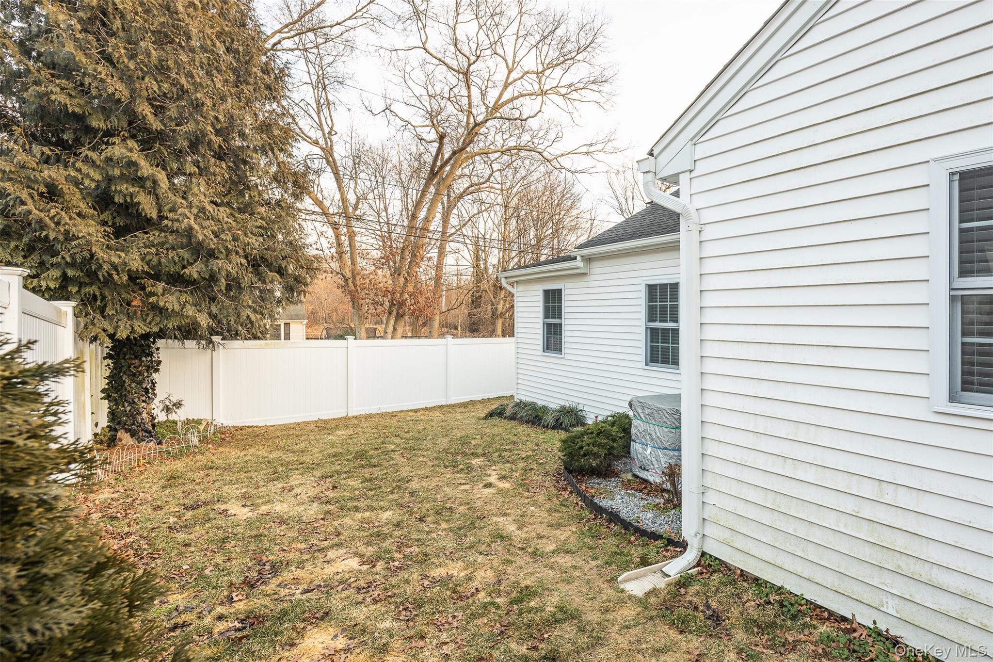 #13 photo, 3 Cedar Road, Sound Beach , NY 11789