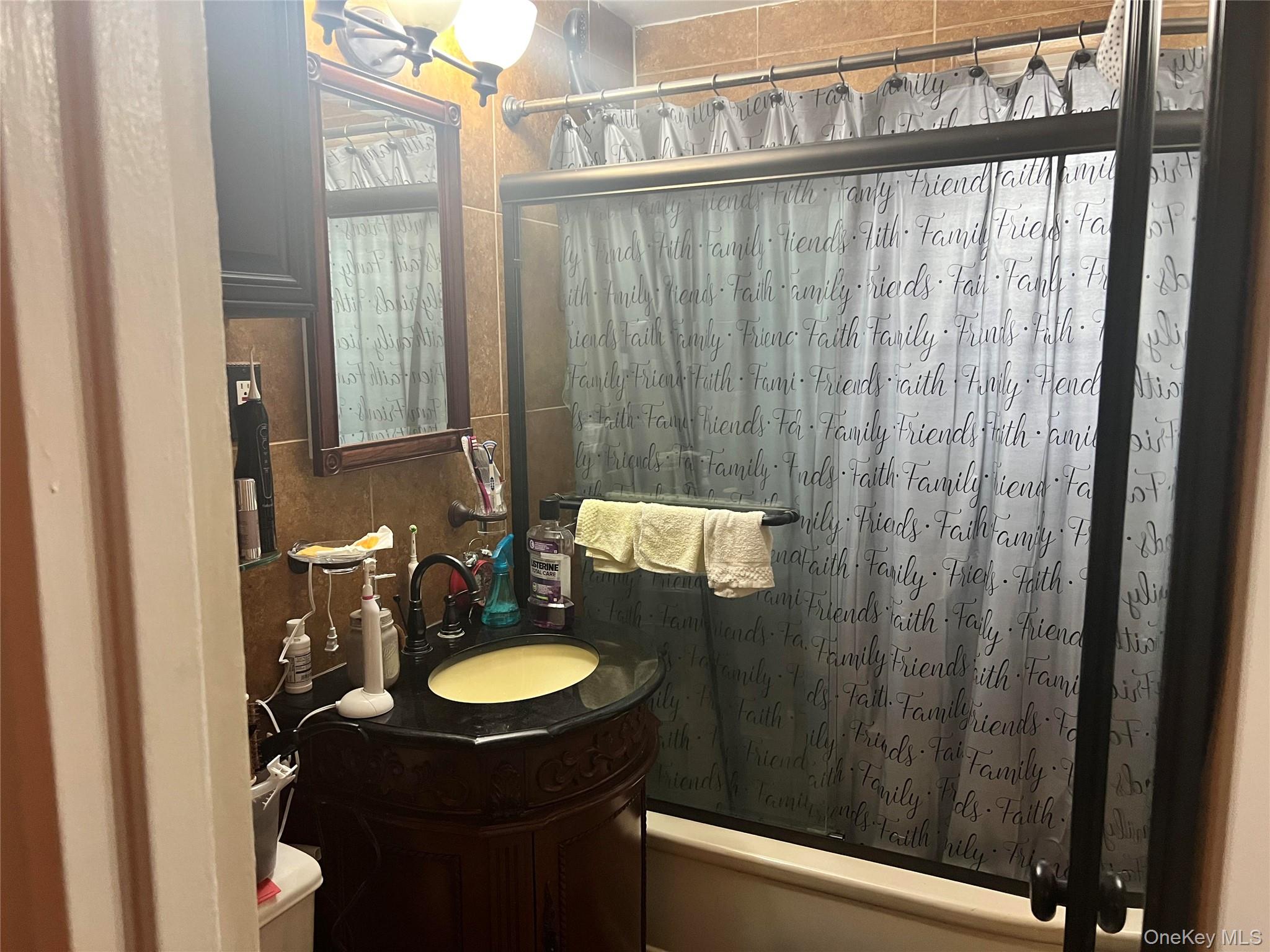 #11 photo, 6809 138th Street, Flushing , NY 11367