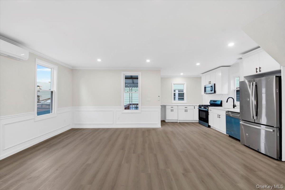 #4 photo, 1625 Overing Street, Bronx , NY 10461