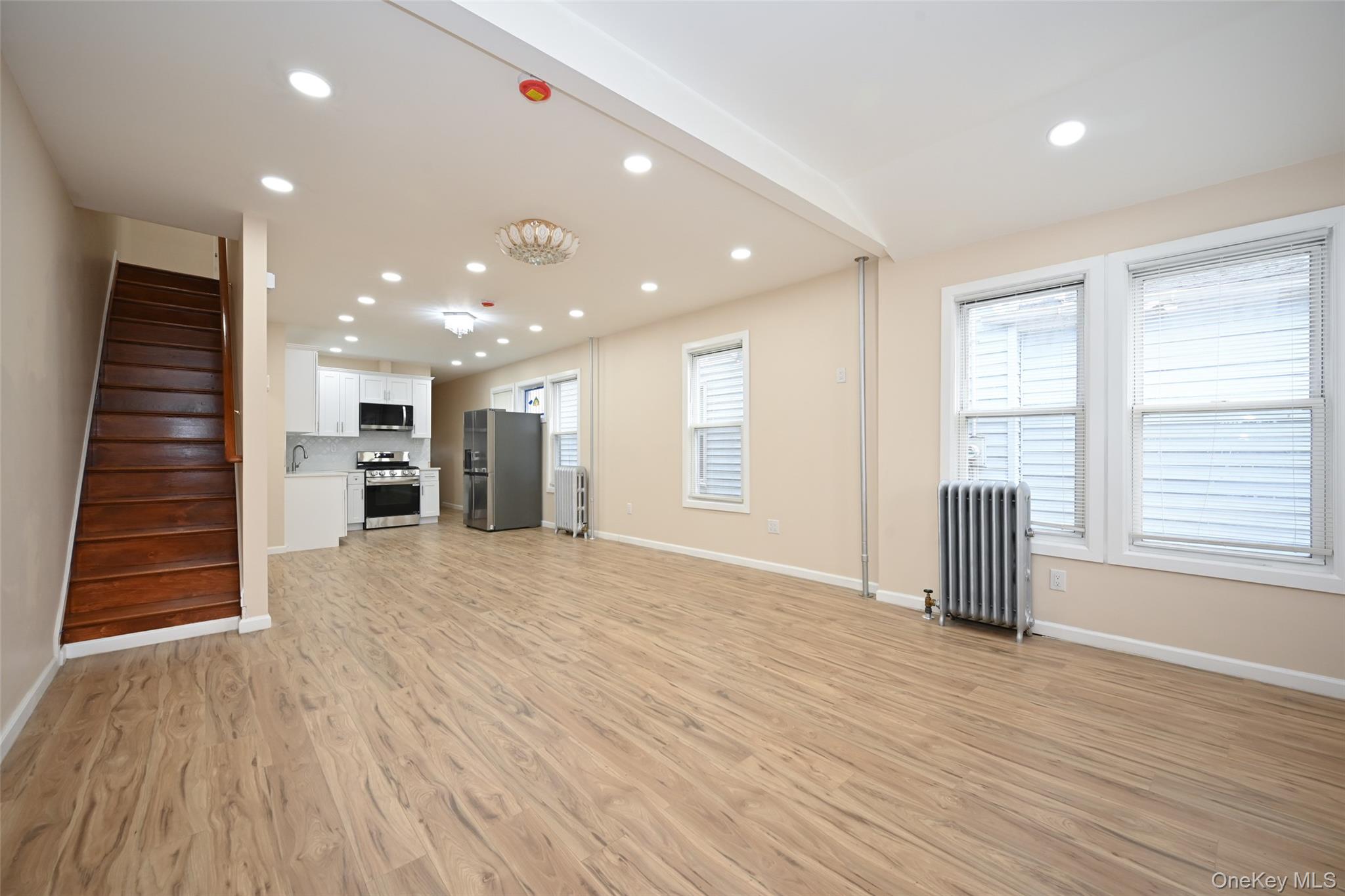 #3 photo, 10315 124th Street, Richmond Hill , NY 11419