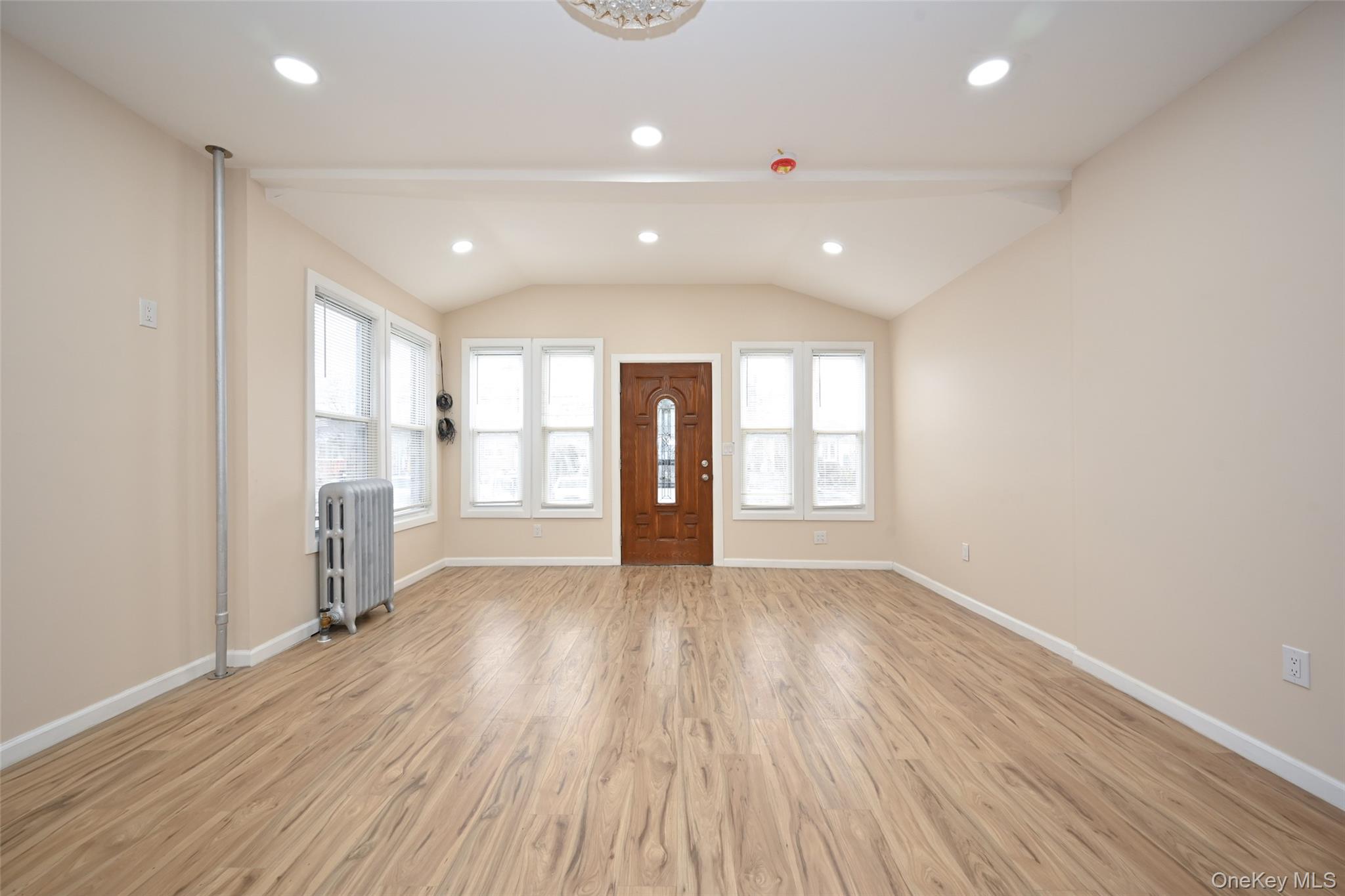 #4 photo, 10315 124th Street, Richmond Hill , NY 11419