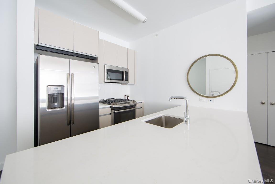 #16 photo, 1 Third, Mineola , NY 11501