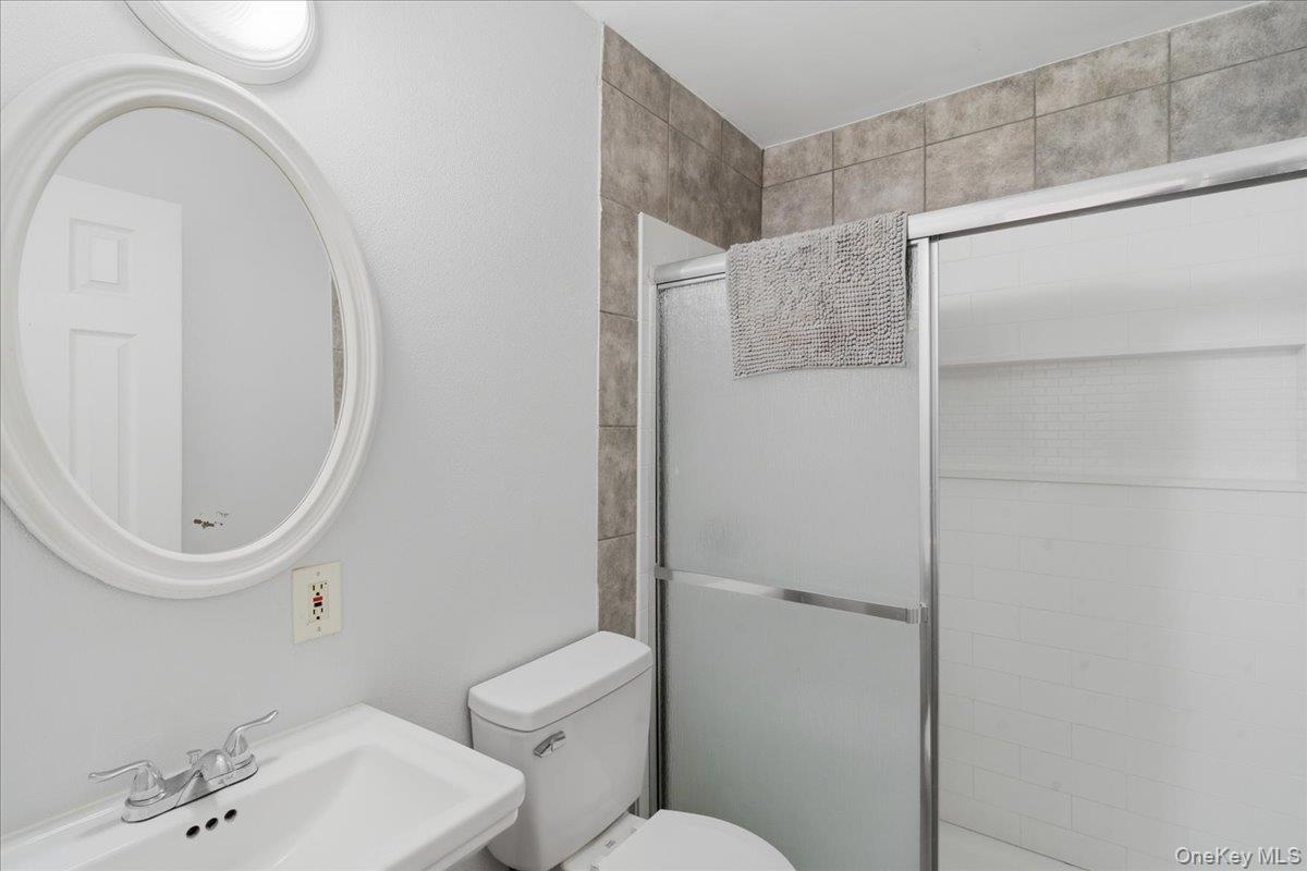 #10 photo, 56 Park Lane, 롱 아일랜드 Medford , NY 11763