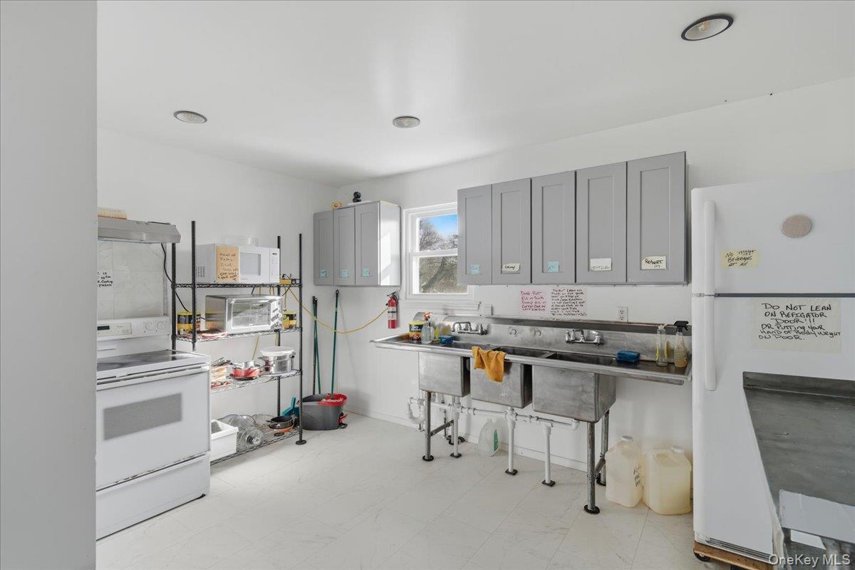 #12 photo, 56 Park Lane, 롱 아일랜드 Medford , NY 11763