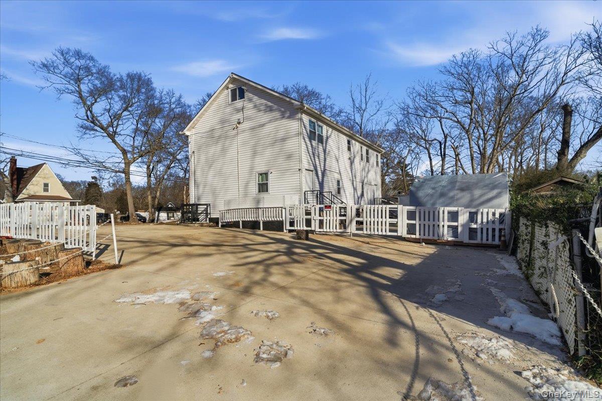 #15 photo, 56 Park Lane, 롱 아일랜드 Medford , NY 11763